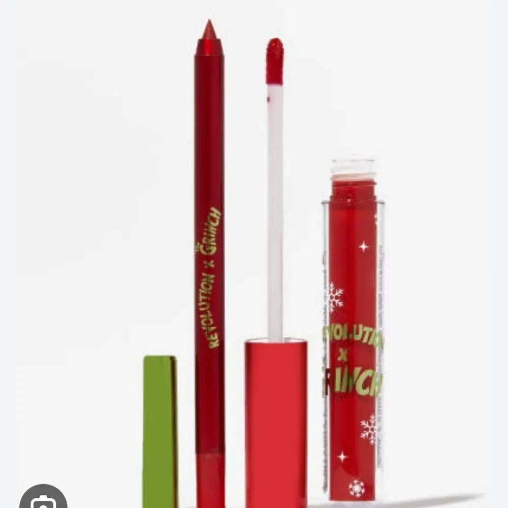 Revolution‎ Beauty X The Grinch I'm Only Talking To My Dog Today Lip Kit